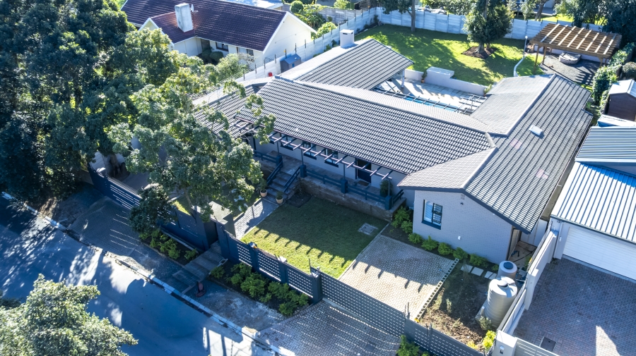 3 Bedroom Property for Sale in Kenridge Western Cape